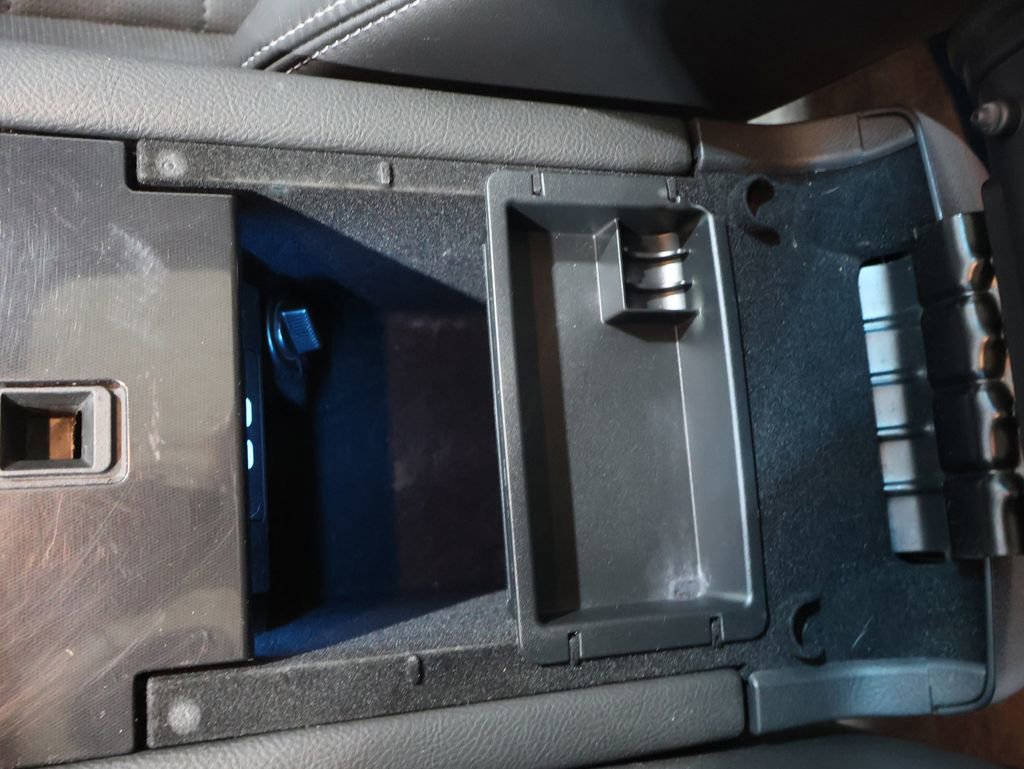 Used 2017 Ford Taurus Limited image 35