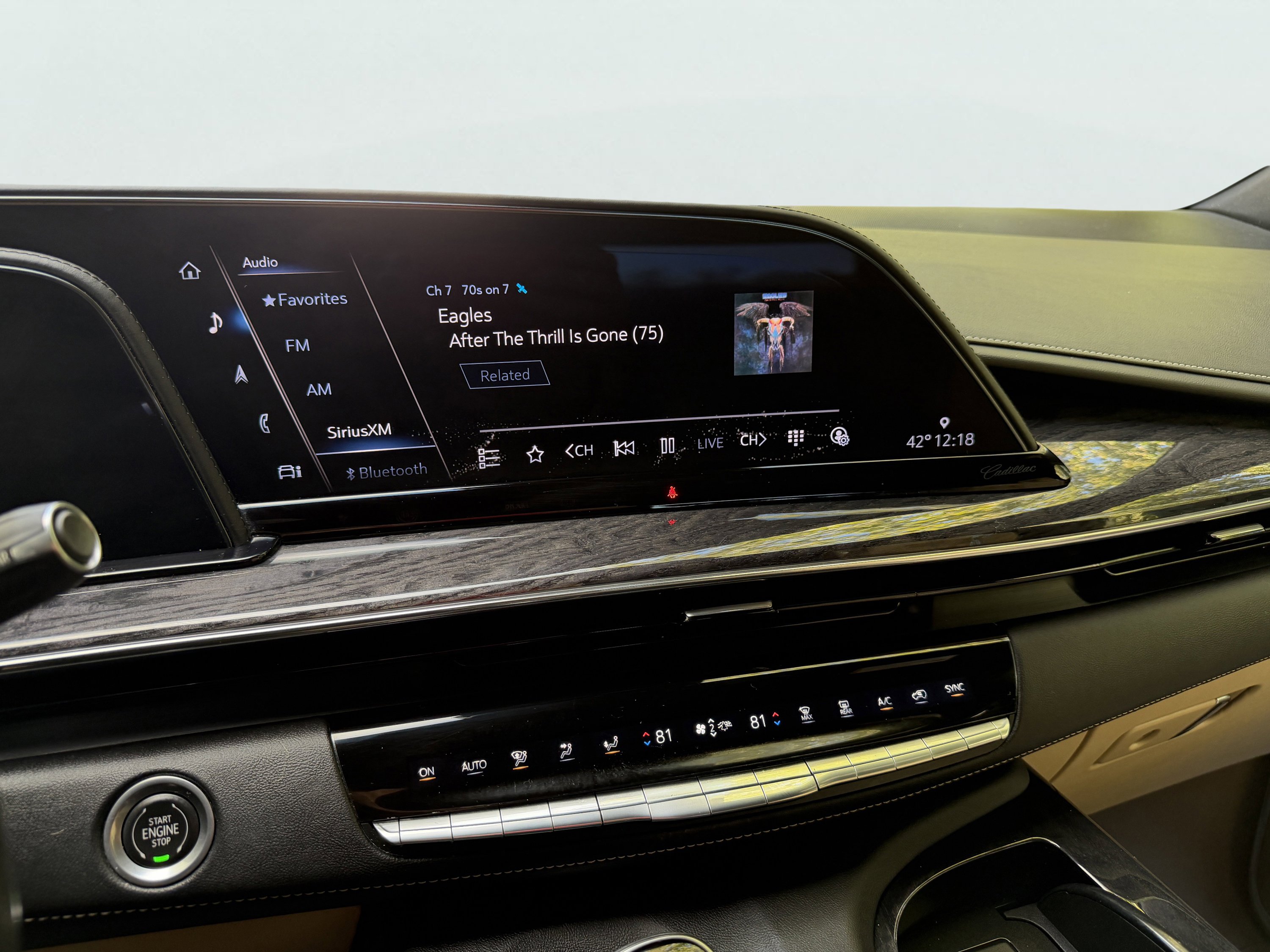 Used 2021 Cadillac Escalade ESV Premium Luxury w/ LPO, Illumination Package image 16