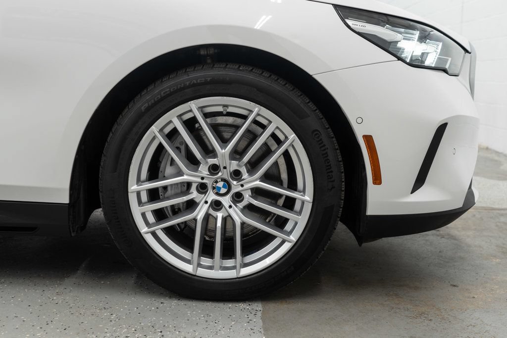 Used 2025 BMW 540i xDrive AWD/4WD image 34