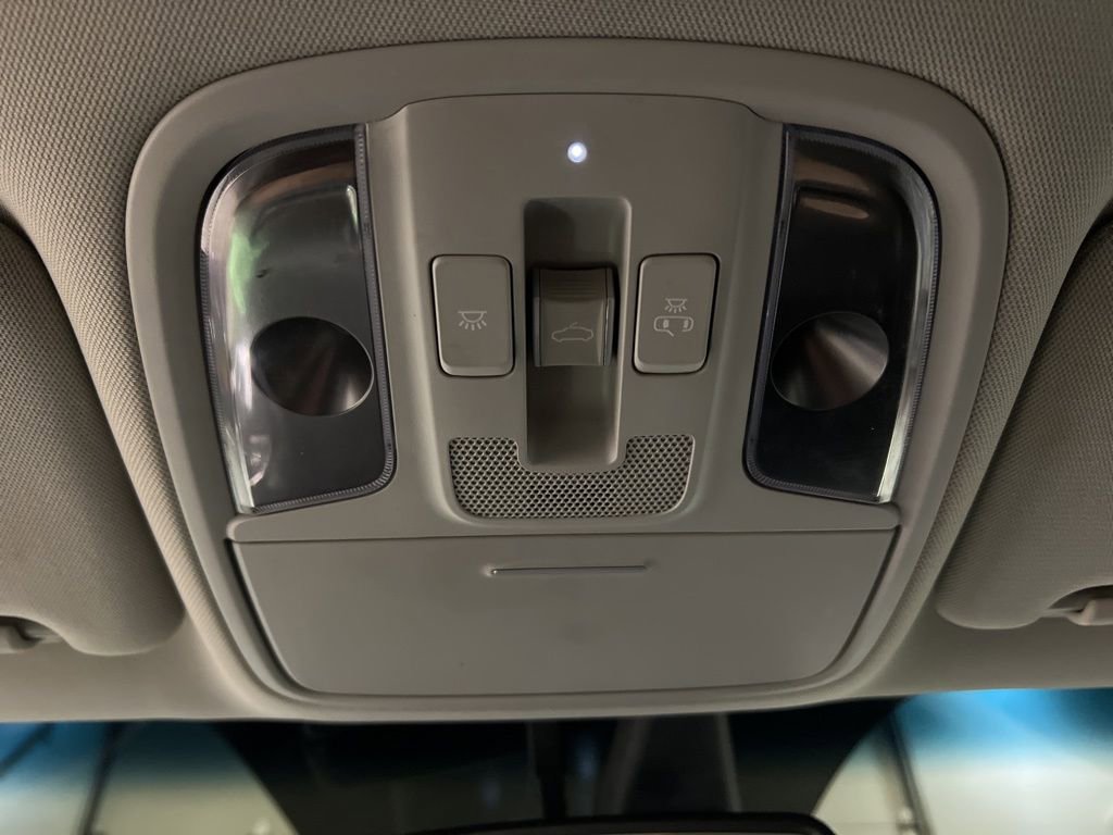 Used 2020 Kia Optima SE image 27