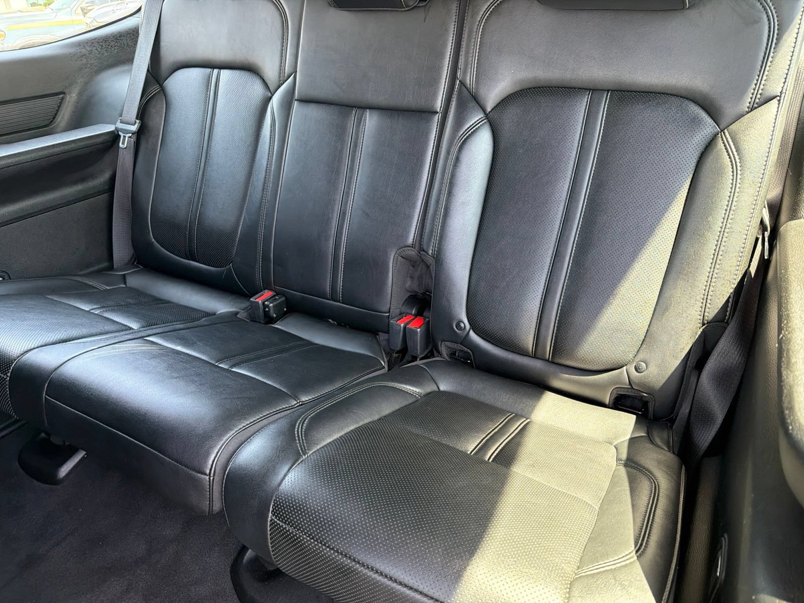 Used 2024 Jeep Wagoneer Series II w/ Flexible Seating Group RWD image 17
