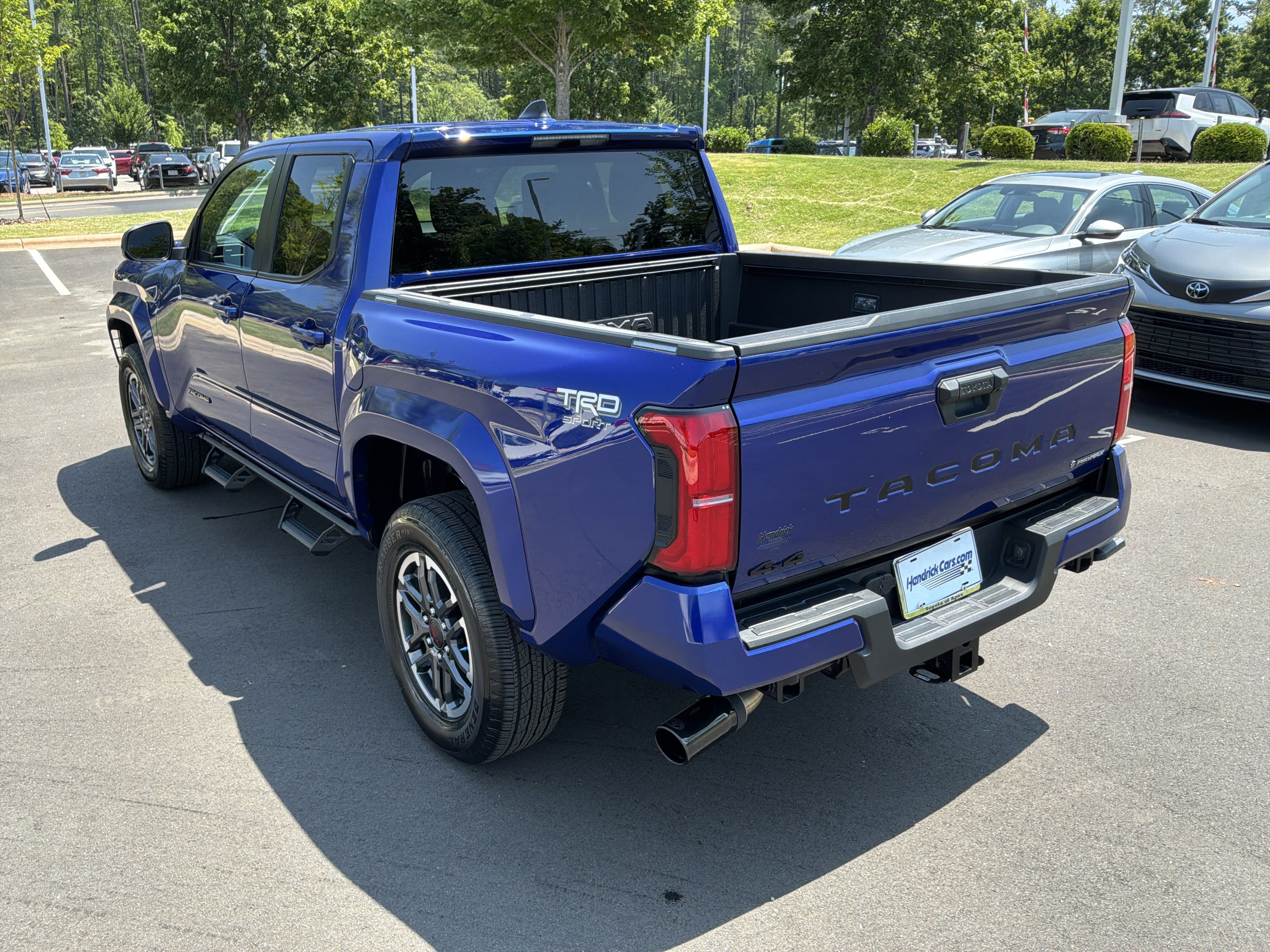 Used 2025 Toyota Tacoma TRD Sport w/ TRD Sport Premium Package AWD/4WD image 8