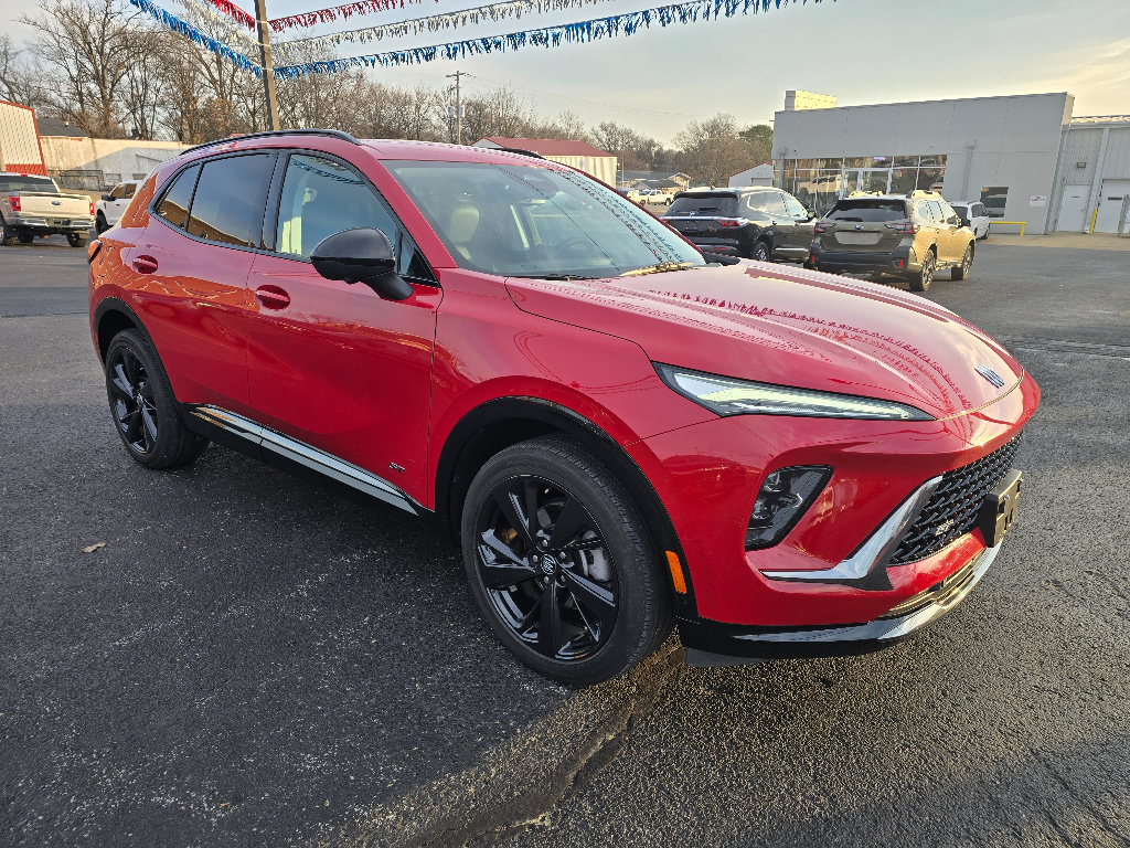 Used 2025 Buick Envision Sport Touring image 11