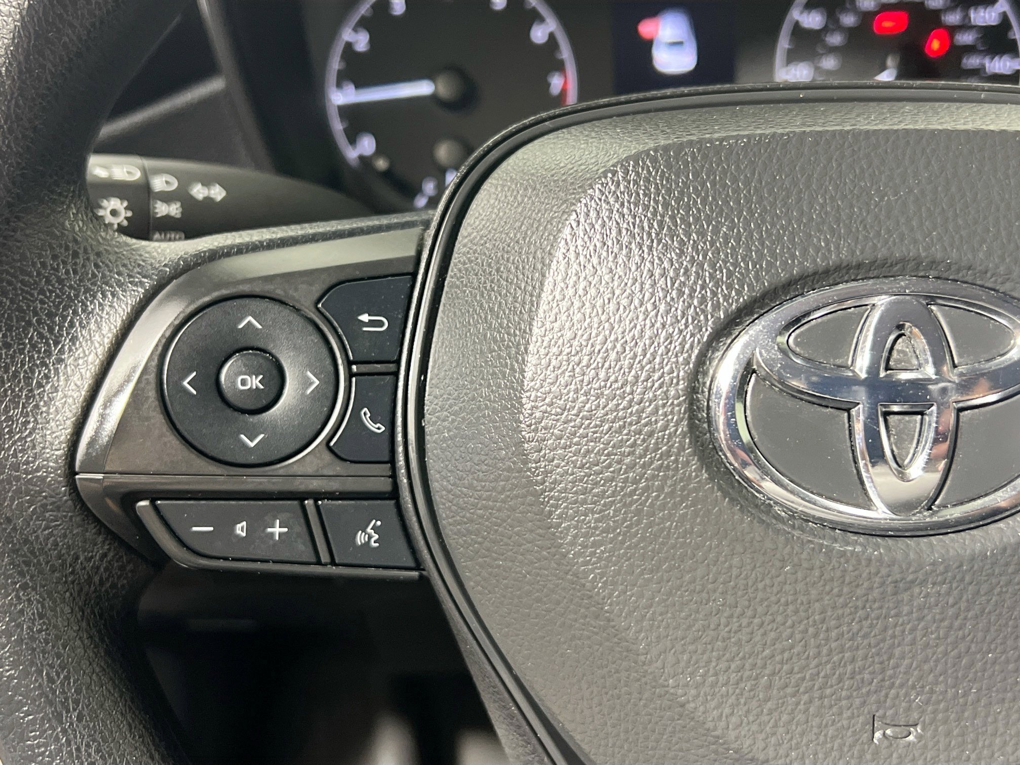 Used 2024 Toyota Corolla LE FWD image 18