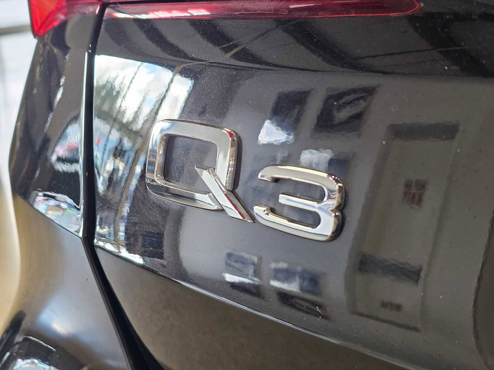 Certified 2025 Audi Q3 2.0T Premium w/ Convenience Package image 15