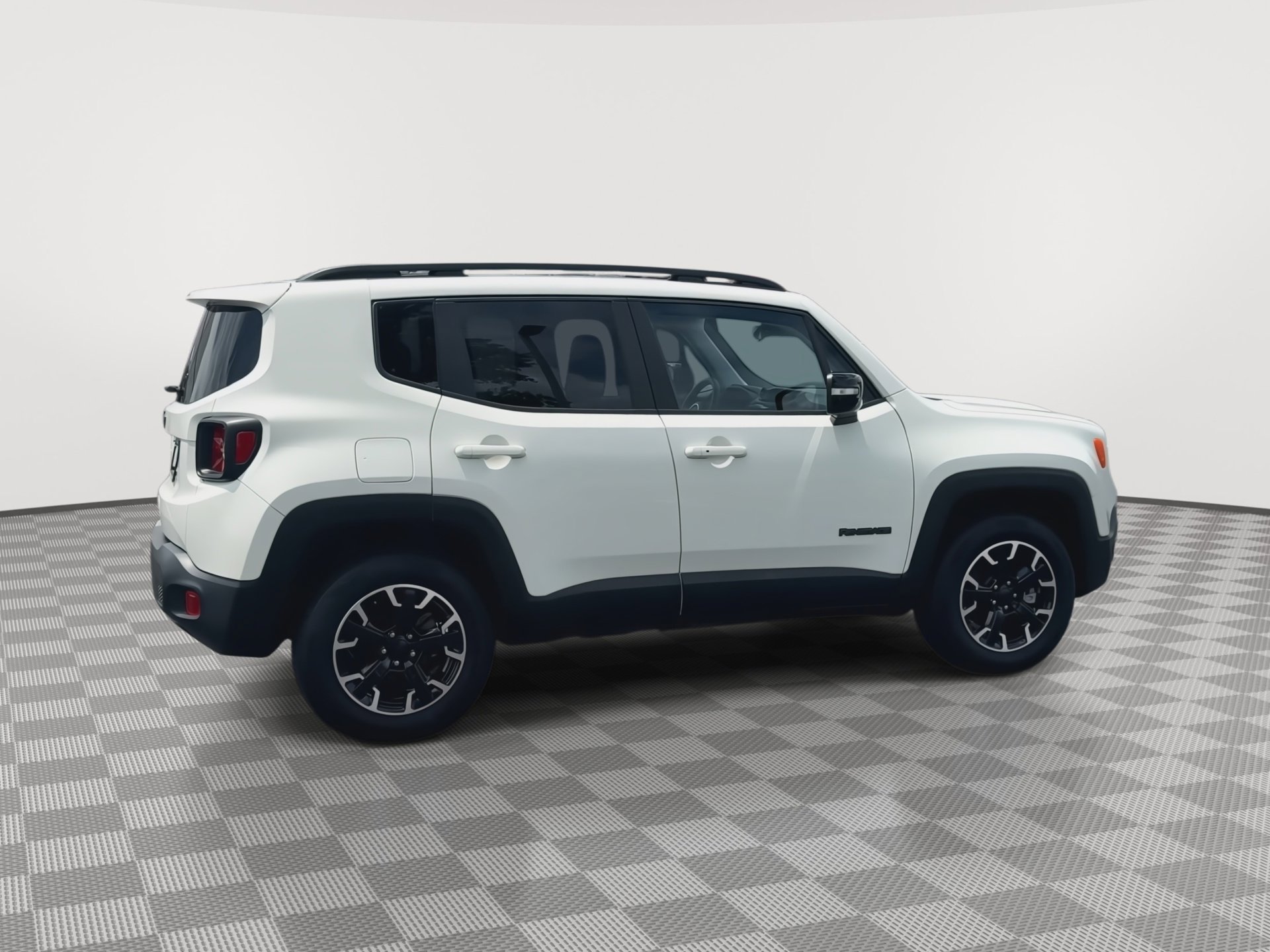 Used 2023 Jeep Renegade Latitude w/ Sun/Sound Group AWD/4WD image 9
