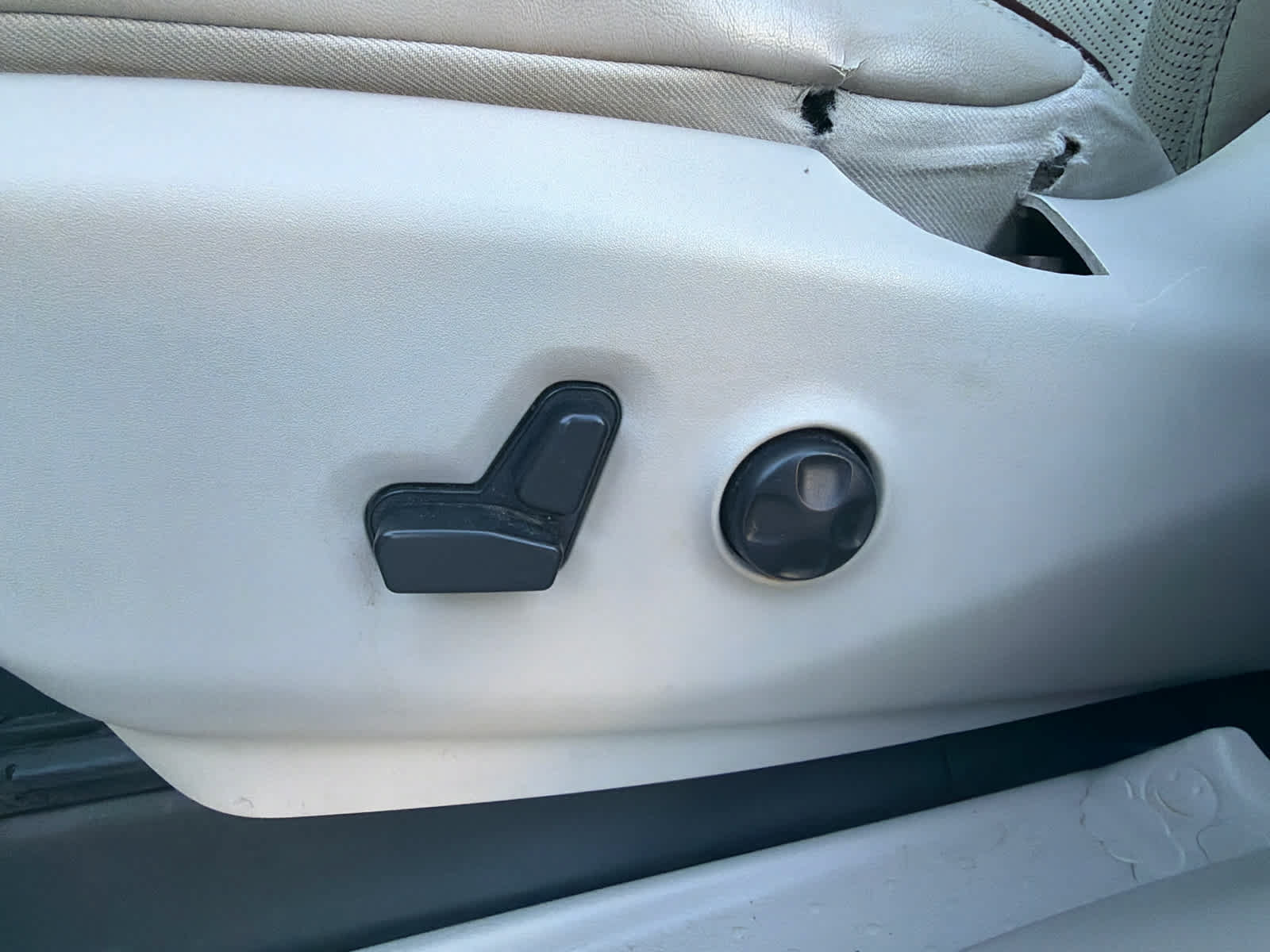 Used 2020 Chrysler Pacifica Limited w/ Advanced Safetytec Group FWD image 19