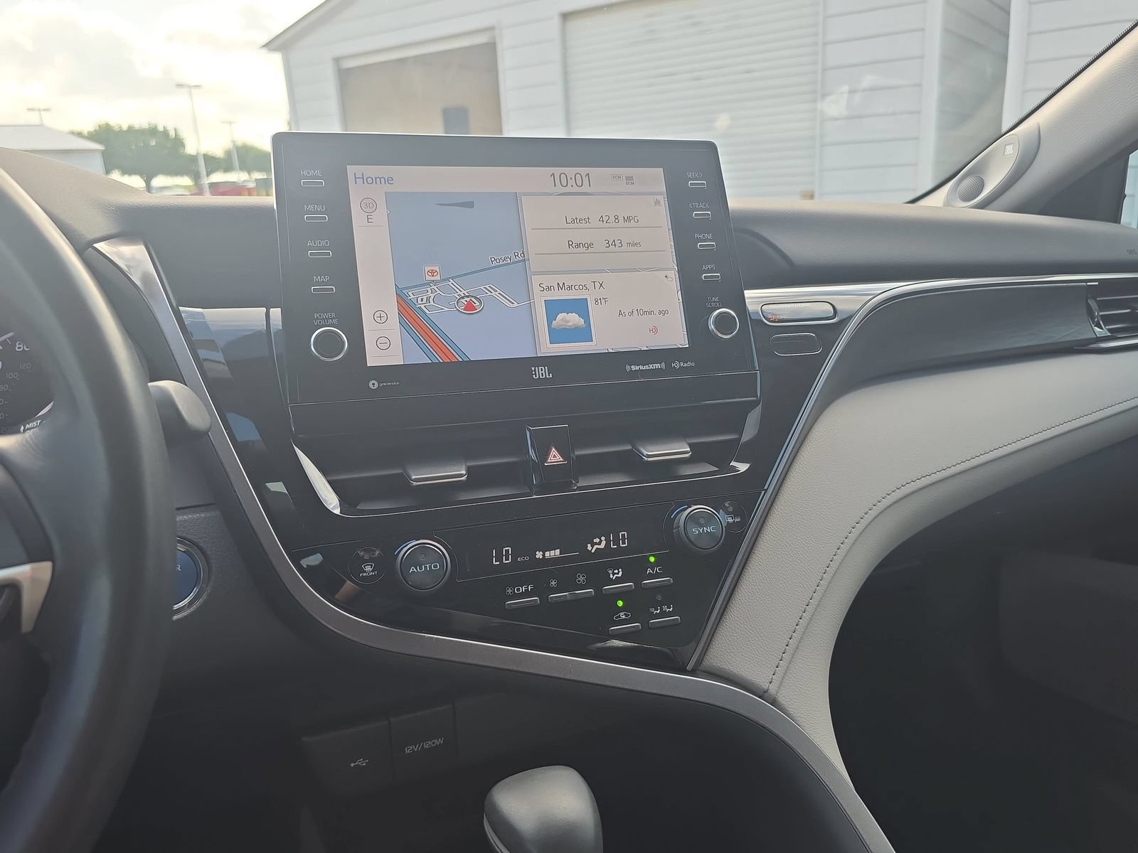 Used 2021 Toyota Camry XLE w/ Navigation Upgrade Package FWD image 17