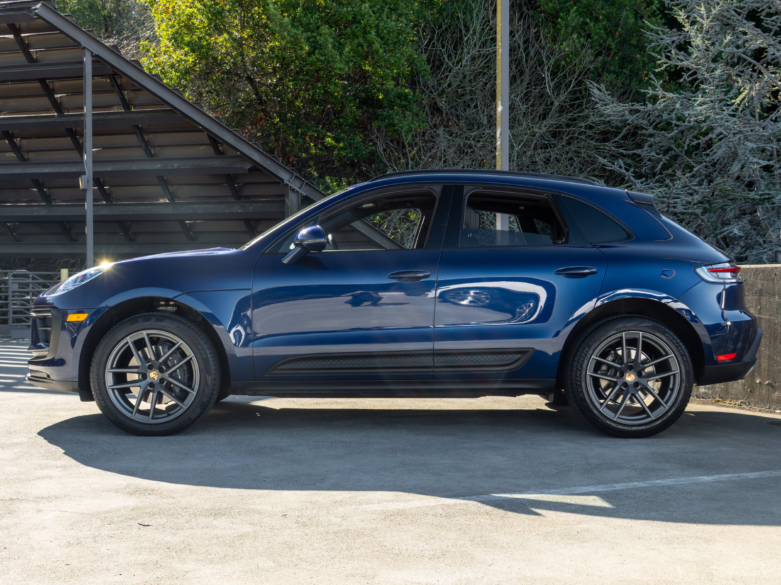 Certified 2026 Porsche Macan AWD/4WD image 2
