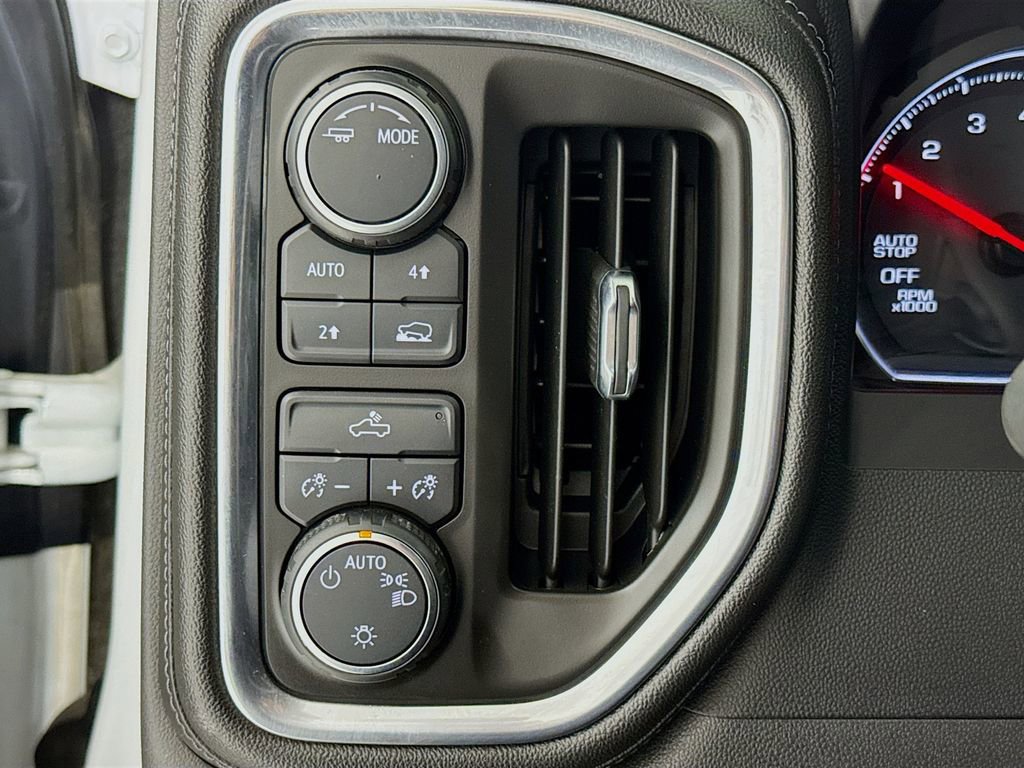 Used 2020 Chevrolet Silverado 1500 LT AWD/4WD image 10