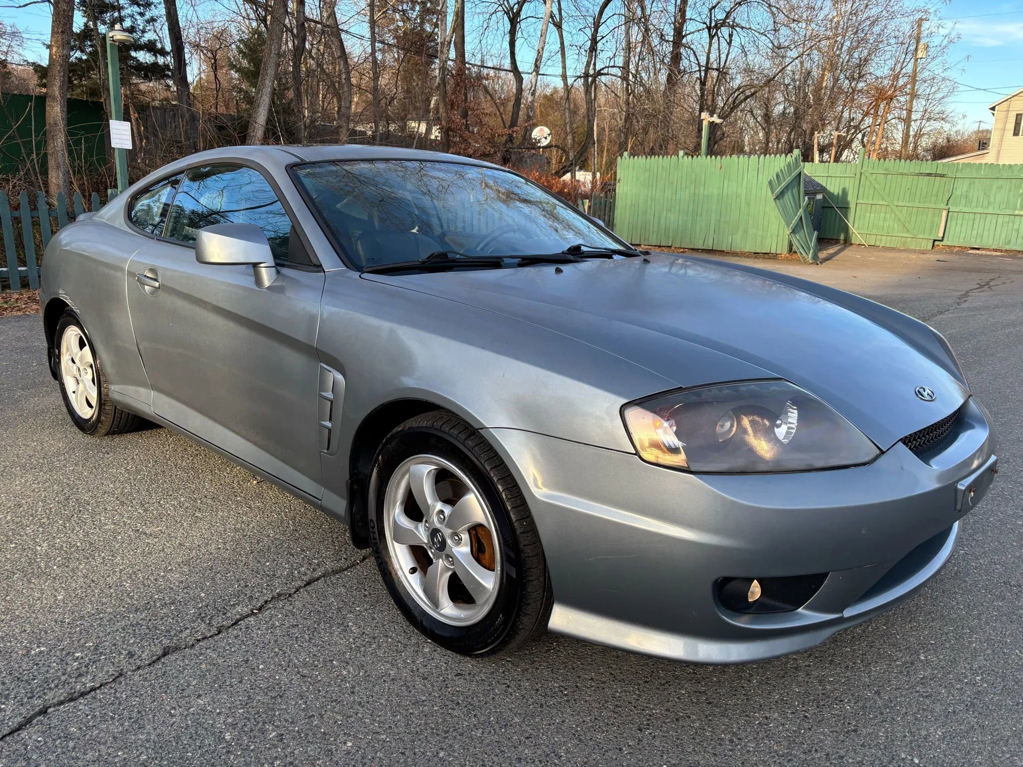 Used 2006 Hyundai Tiburon GS image 3