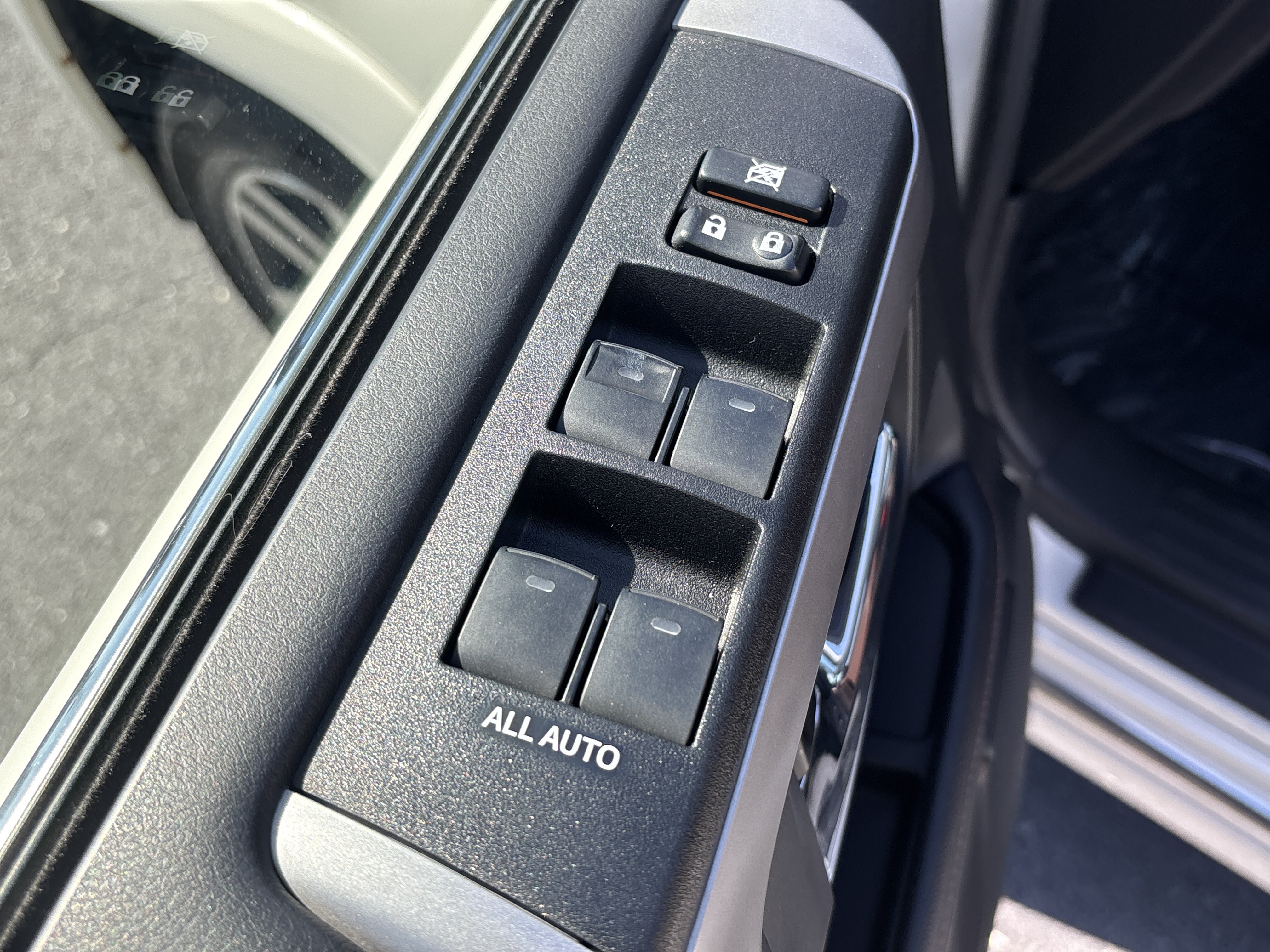 Used 2023 Toyota 4Runner Limited AWD/4WD image 31