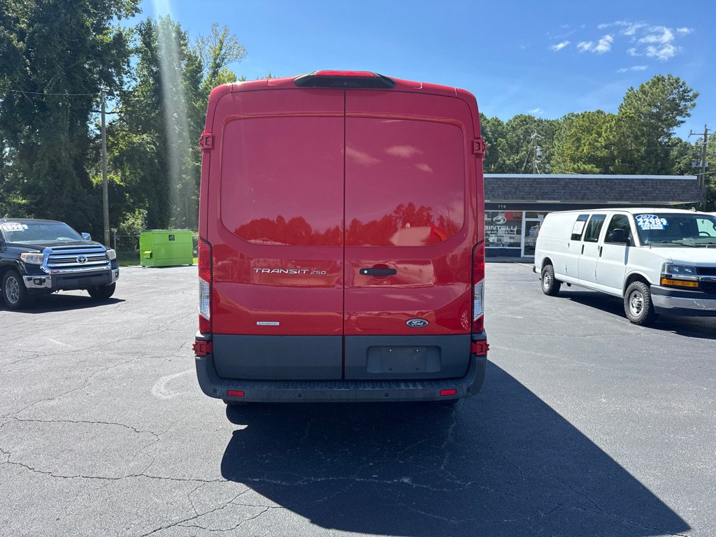 Used 2018 Ford Transit 250 130 Medium Roof RWD image 4