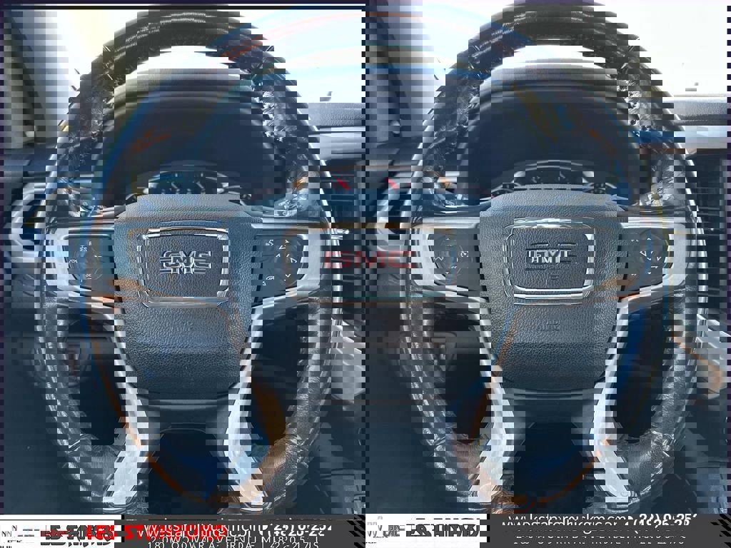 Used 2018 GMC Acadia SLT w/ LPO, Floor Liner Package image 21