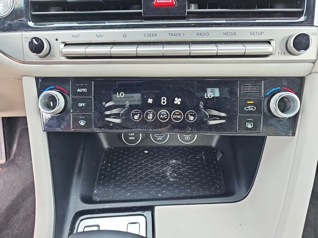 Used 2025 Genesis G70 2.5T AWD/4WD image 29