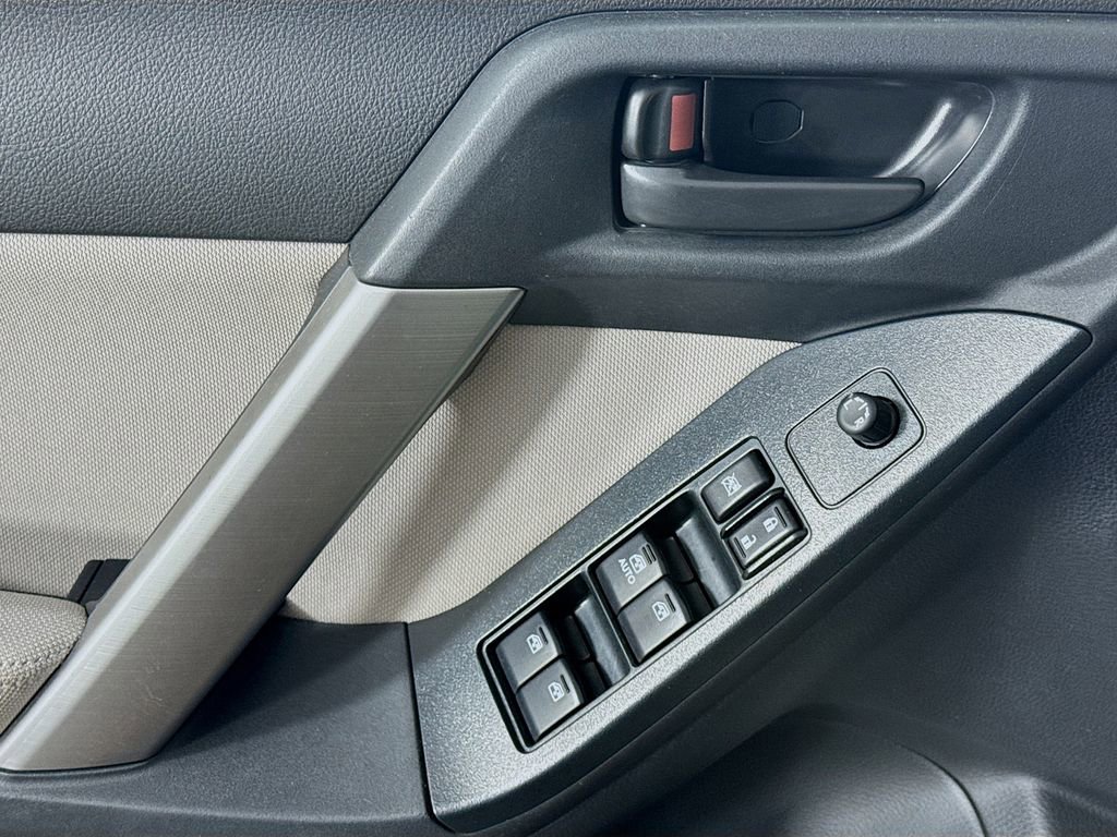 Used 2015 Subaru Forester 2.5i Premium image 20