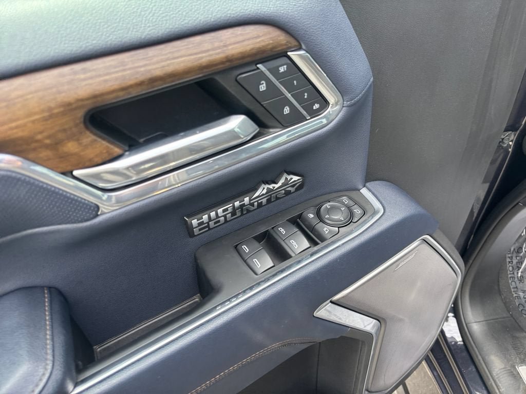 Certified 2022 Chevrolet Silverado 1500 High Country w/ Technology Package AWD/4WD image 11