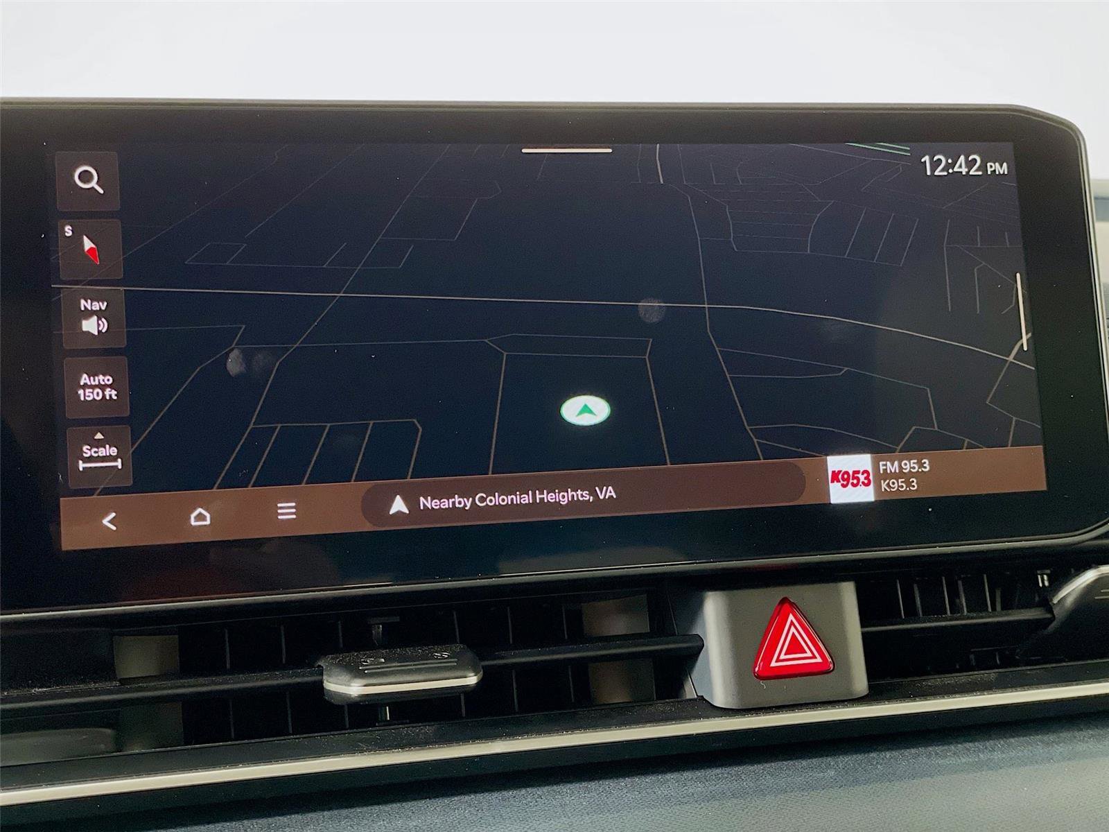 Used 2025 Kia Carnival EX image 16