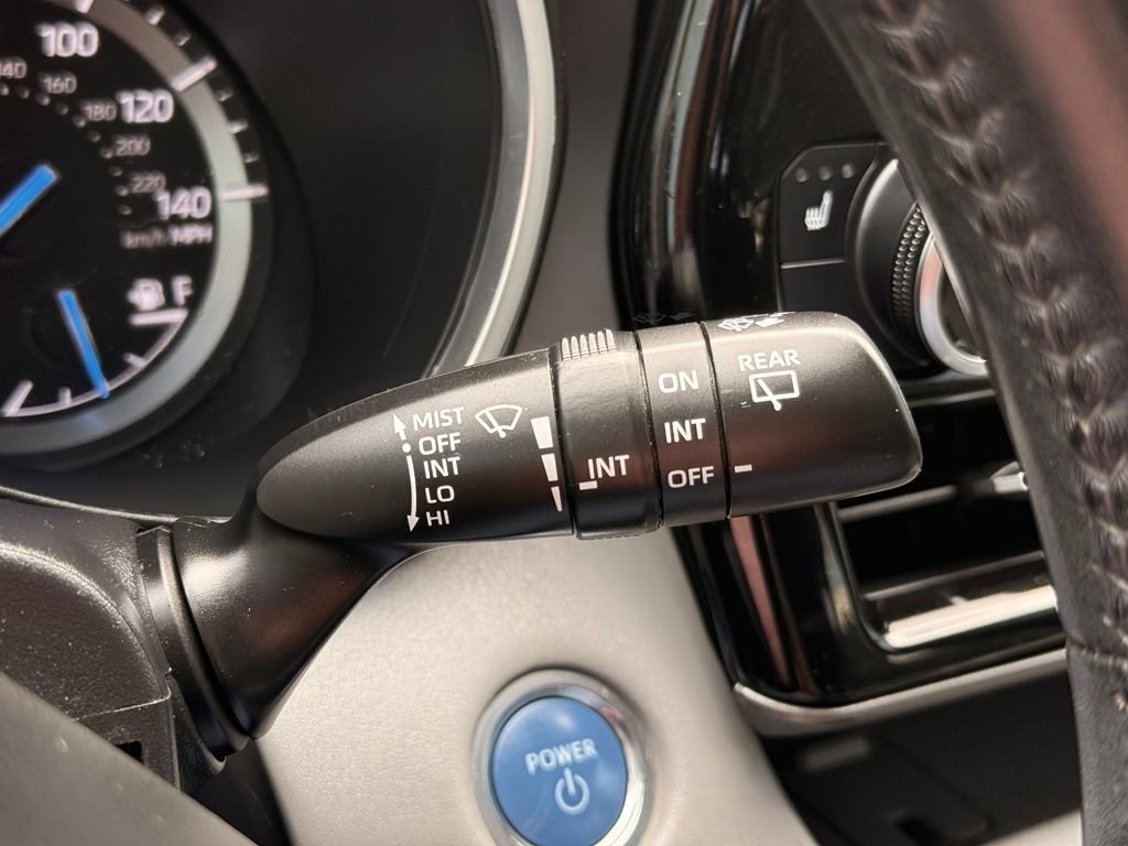 Used 2021 Toyota Highlander XLE AWD/4WD image 31