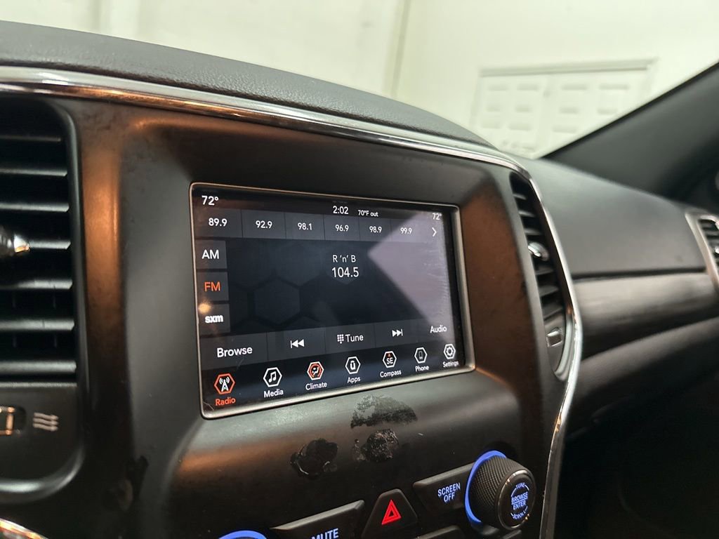 Used 2020 Jeep Grand Cherokee Laredo AWD/4WD image 45