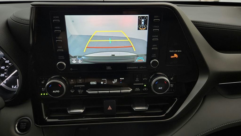 Used 2021 Toyota Highlander Limited AWD/4WD image 33