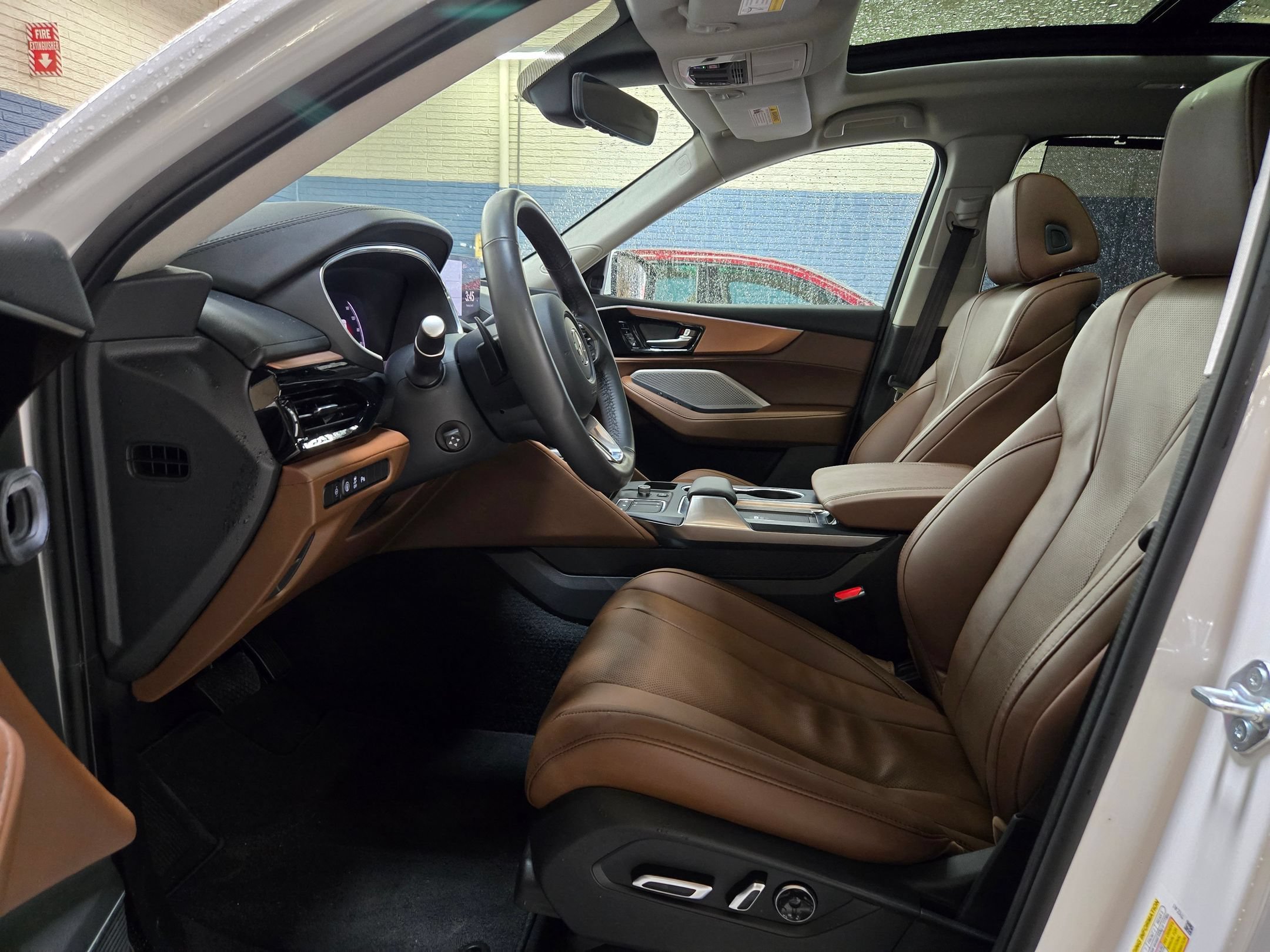 Certified 2023 Acura MDX FWD w/ Technology Package image 11