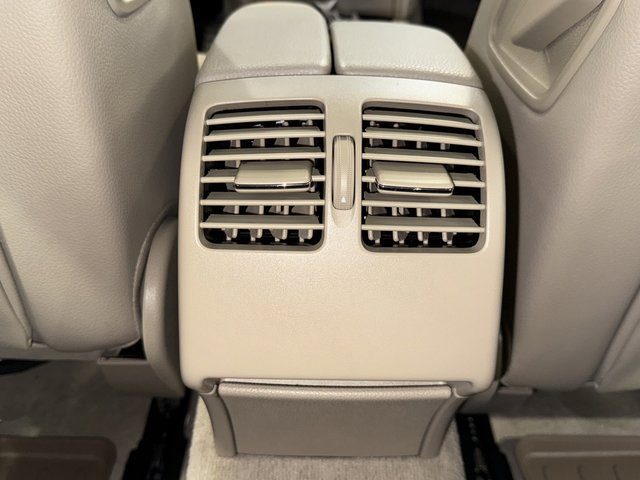 Used 2012 Mercedes-Benz C 250 Sedan image 28