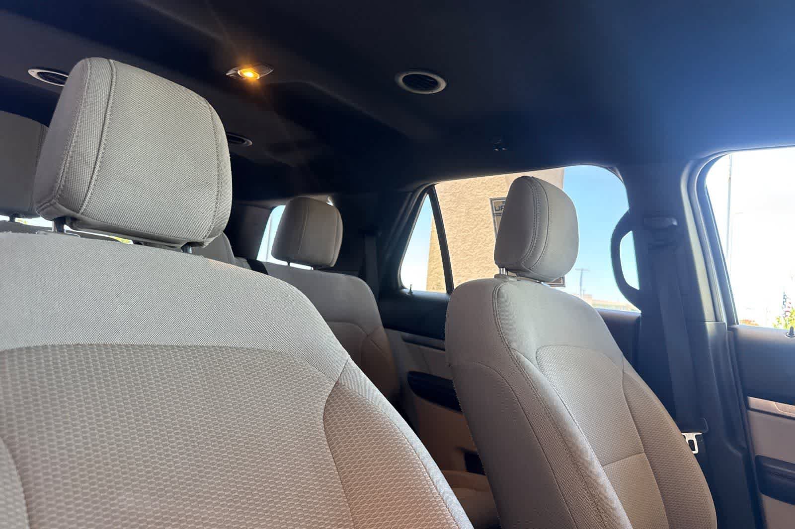 Used 2018 Ford Explorer XLT FWD image 16