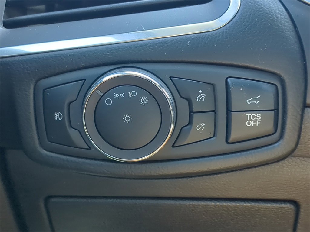 Used 2020 Ford Edge Titanium image 27