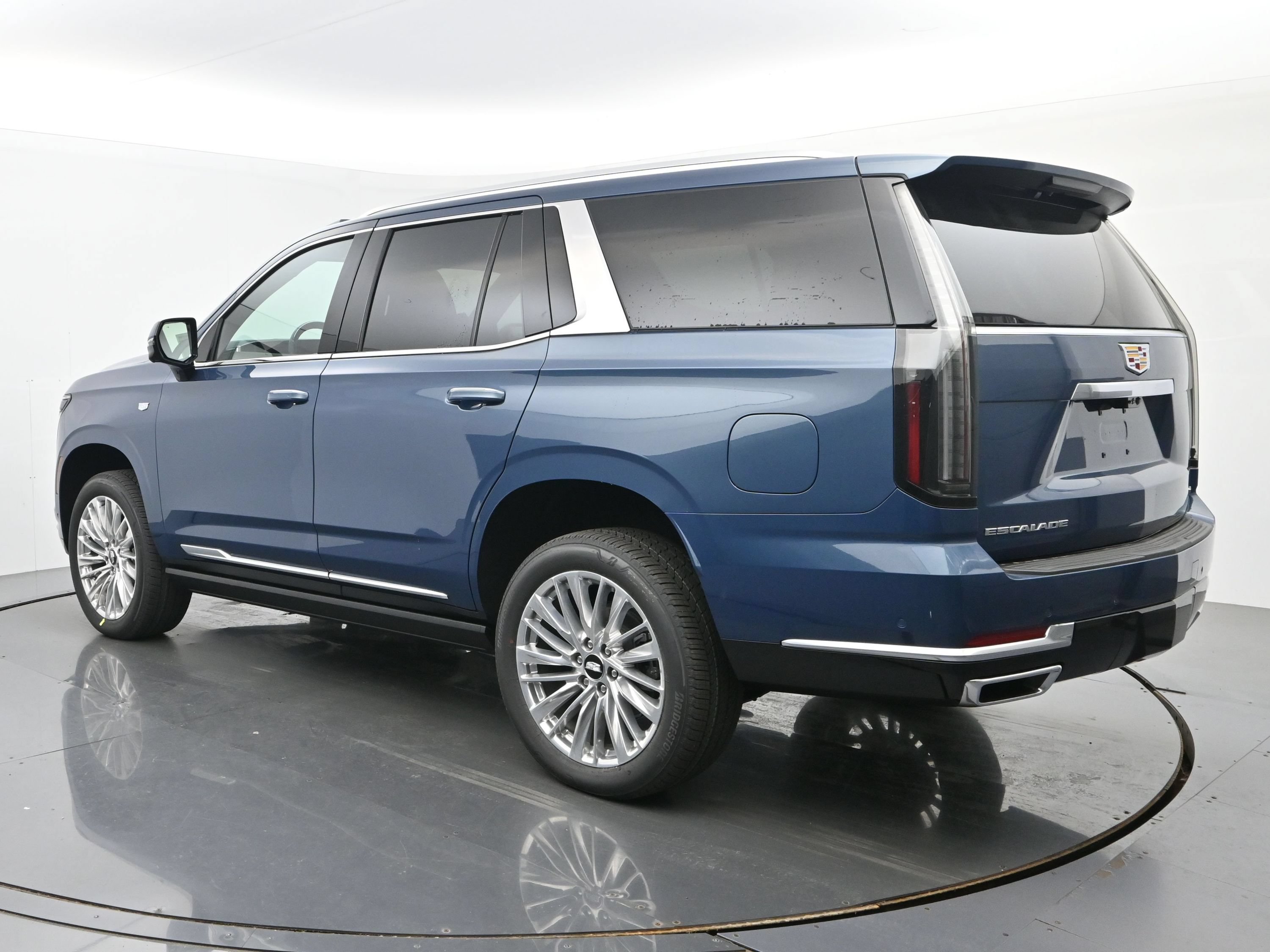 New 2026 Cadillac Escalade Luxury w/ Touring Package AWD/4WD image 3