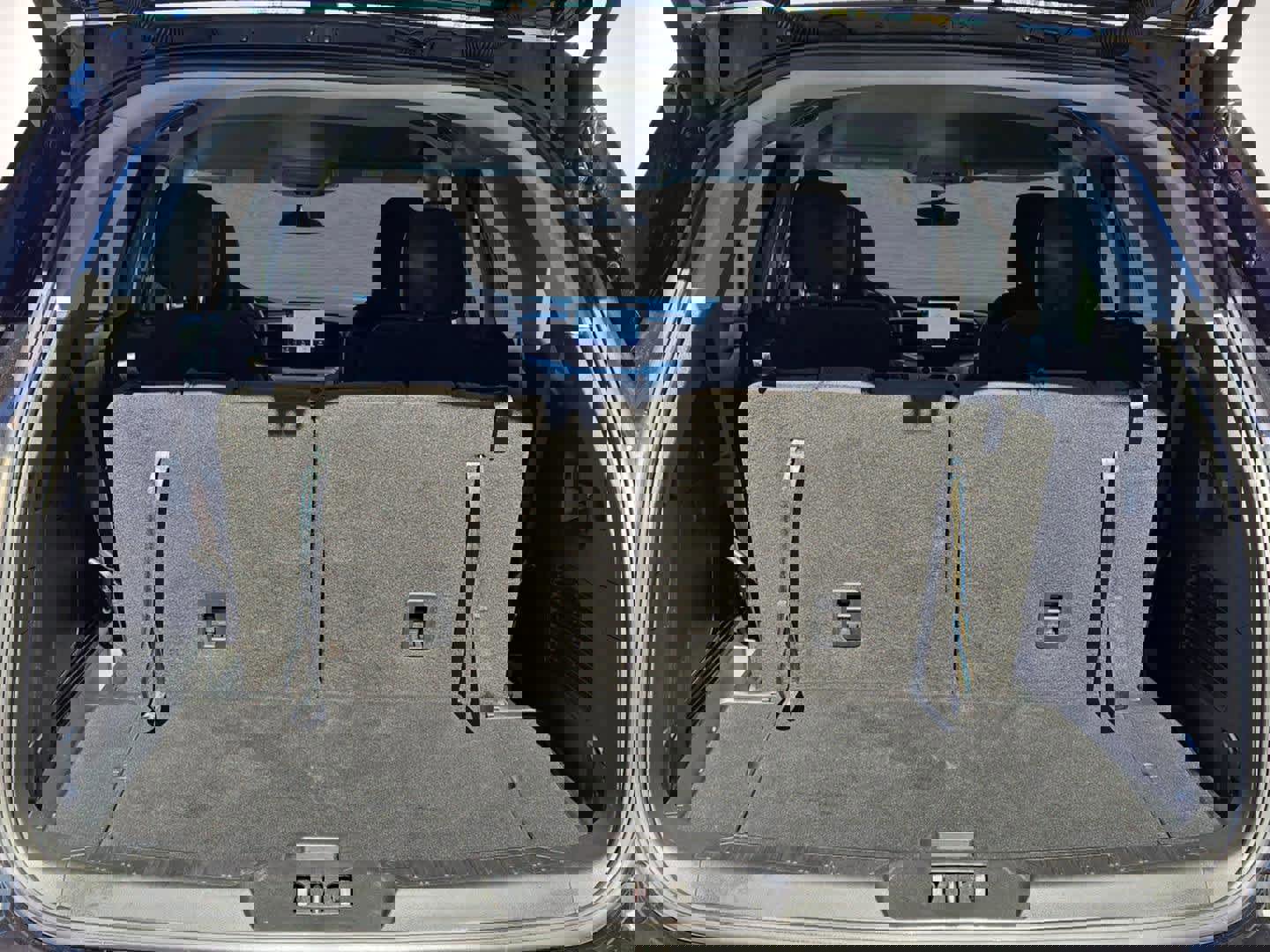 Used 2024 Ford Explorer XLT image 29