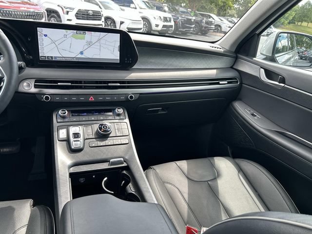 Used 2024 Hyundai Palisade Limited AWD/4WD image 18