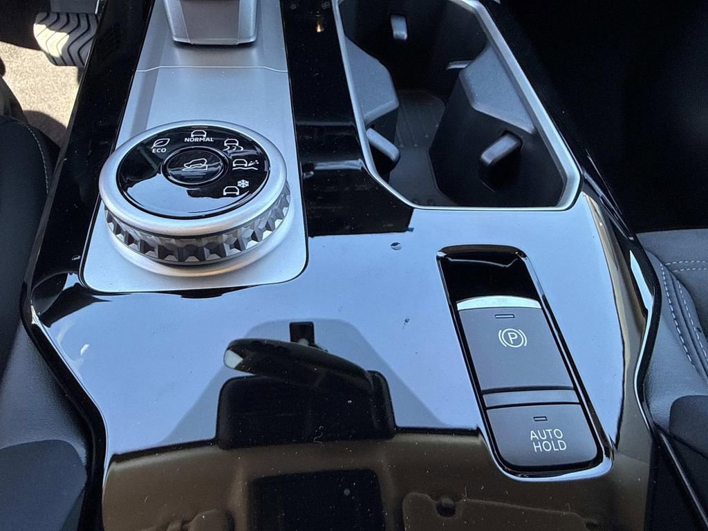 New 2026 Mitsubishi Outlander SE image 32