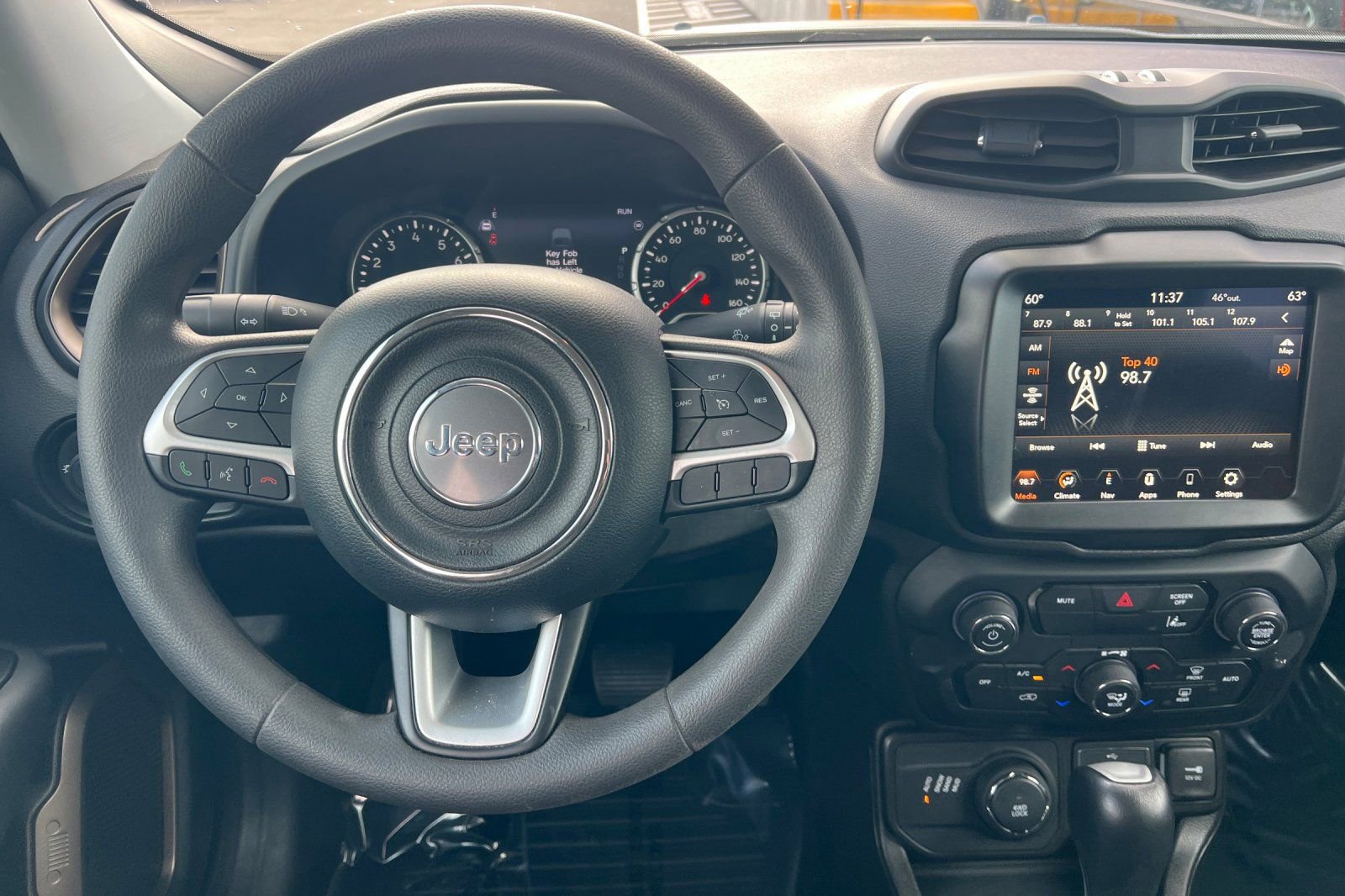 Used 2023 Jeep Renegade Latitude image 11