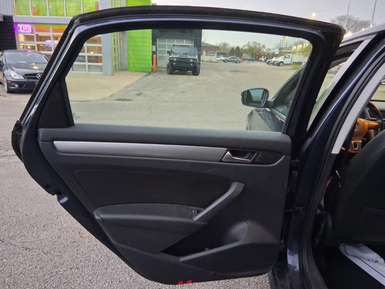 Used 2014 Volkswagen Passat 2.5 S FWD image 9