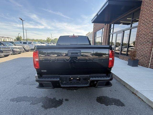 Used 2021 Chevrolet Colorado Z71 w/ Z71 Midnight Edition AWD/4WD image 6