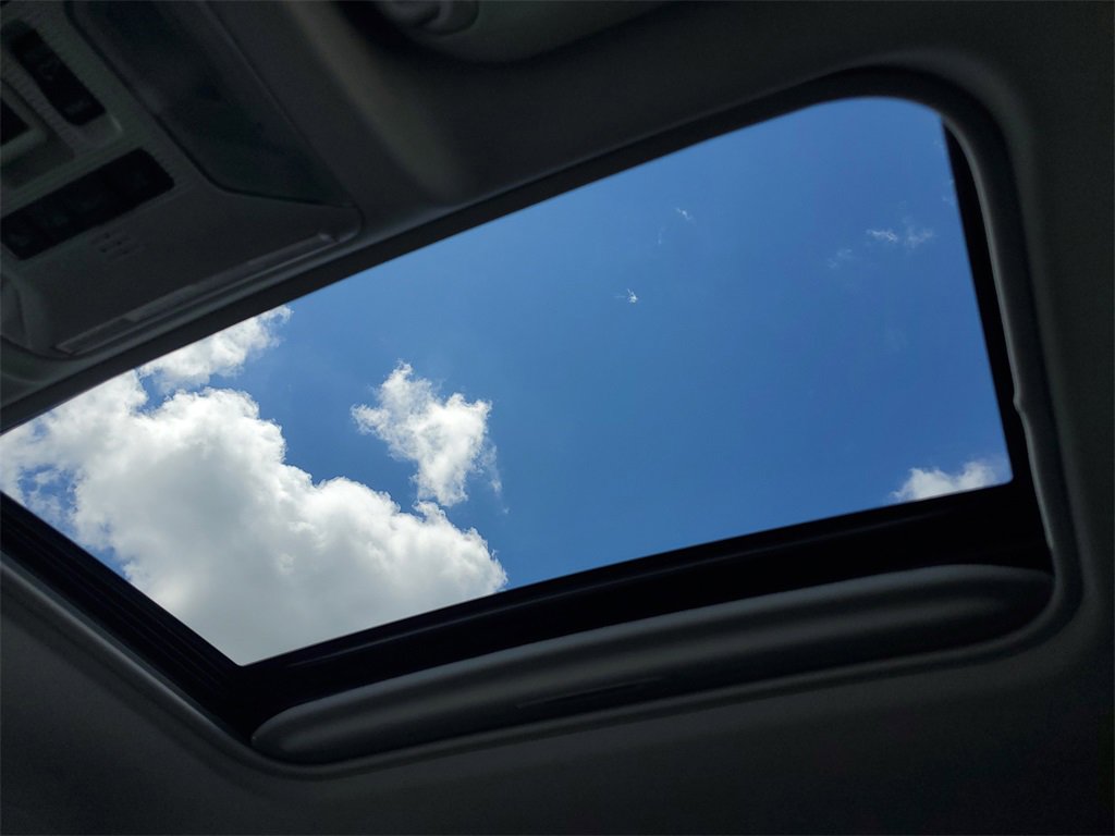 Used 2023 Toyota RAV4 Limited image 35