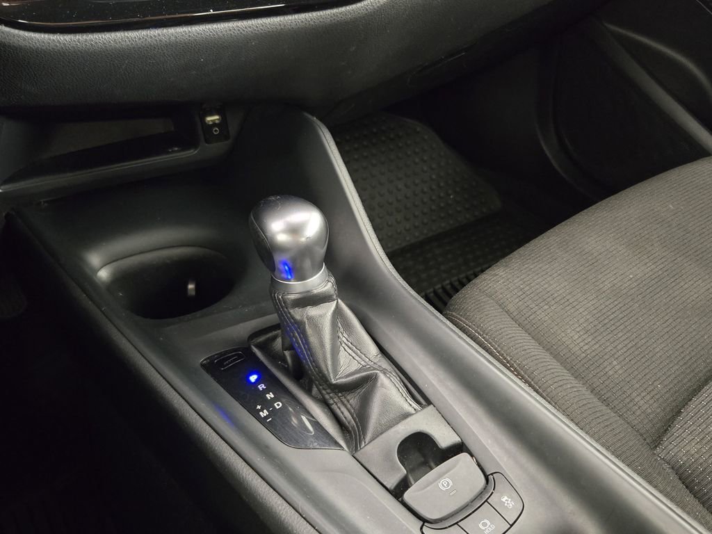 Used 2019 Toyota C-HR LE FWD image 20