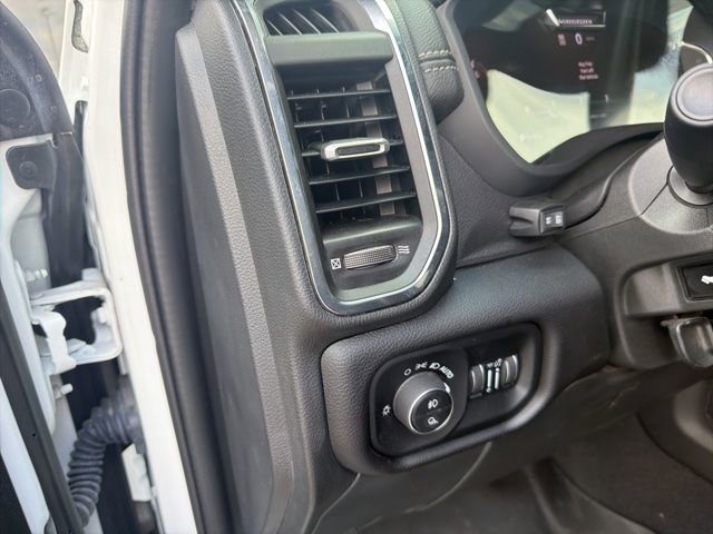 Used 2025 RAM 3500 Laramie AWD/4WD image 12