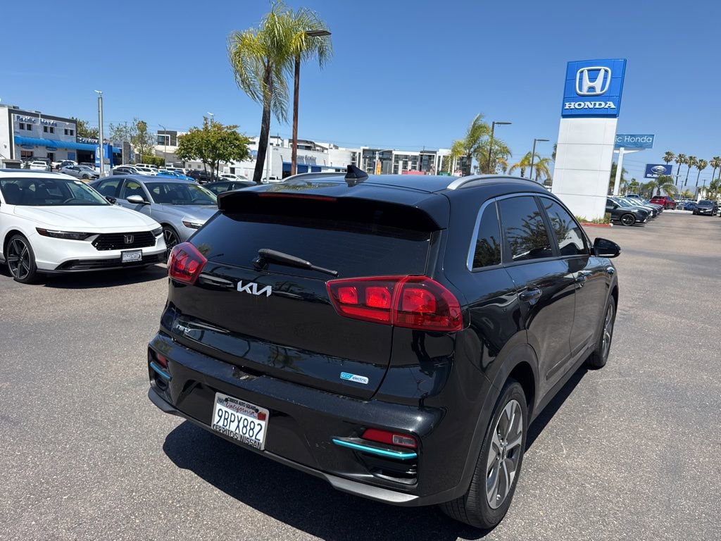 Used 2022 Kia Niro EX image 9