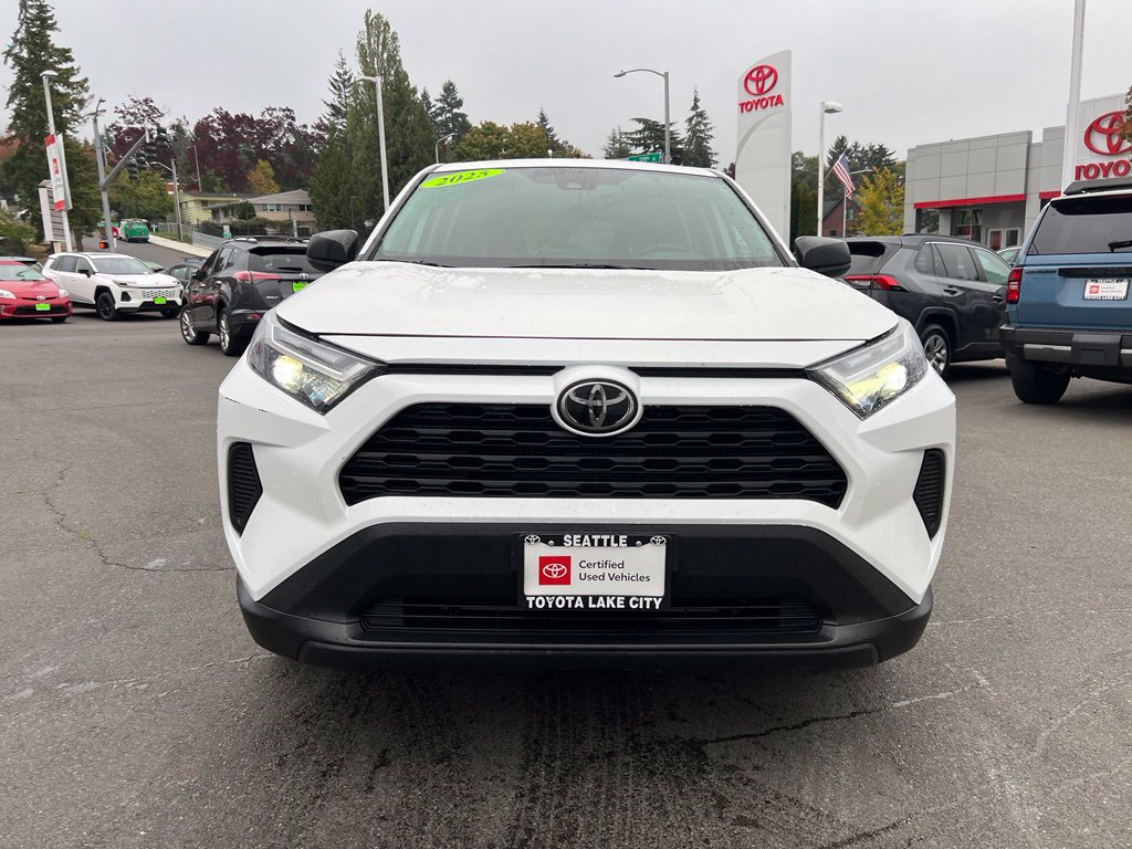 Used 2025 Toyota RAV4 LE AWD/4WD image 2
