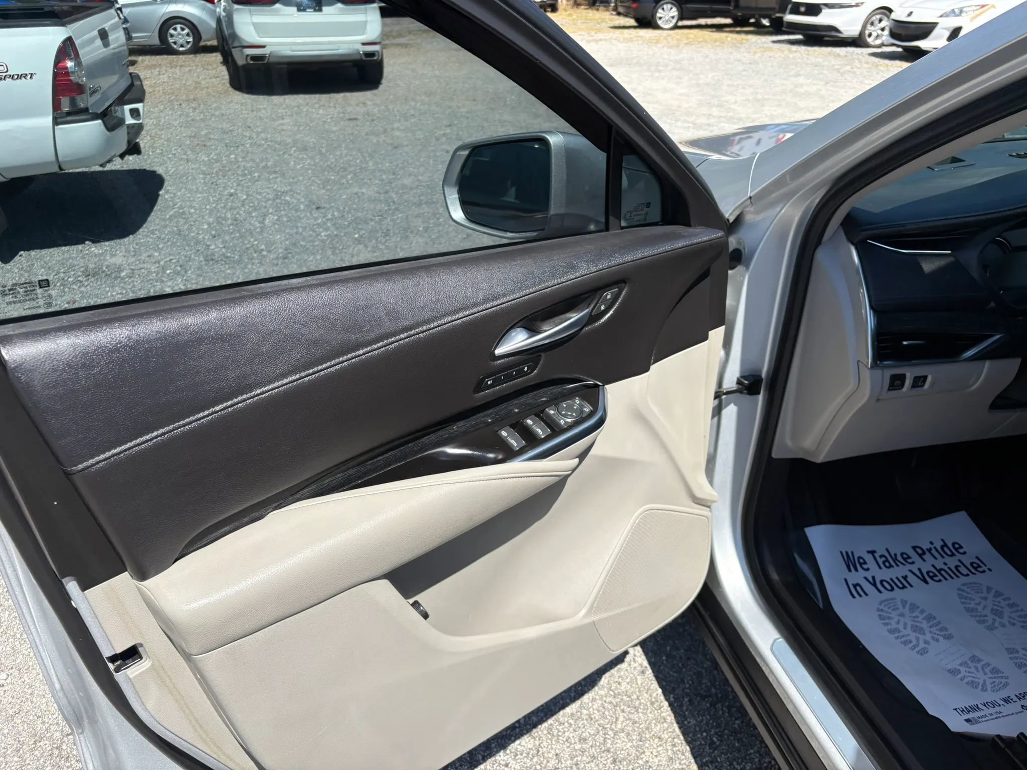 Used 2019 Cadillac XT4 Premium Luxury w/ Enhanced Visibility Package FWD image 17