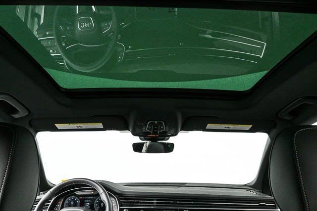 Used 2025 Audi Q8 Premium AWD/4WD image 21