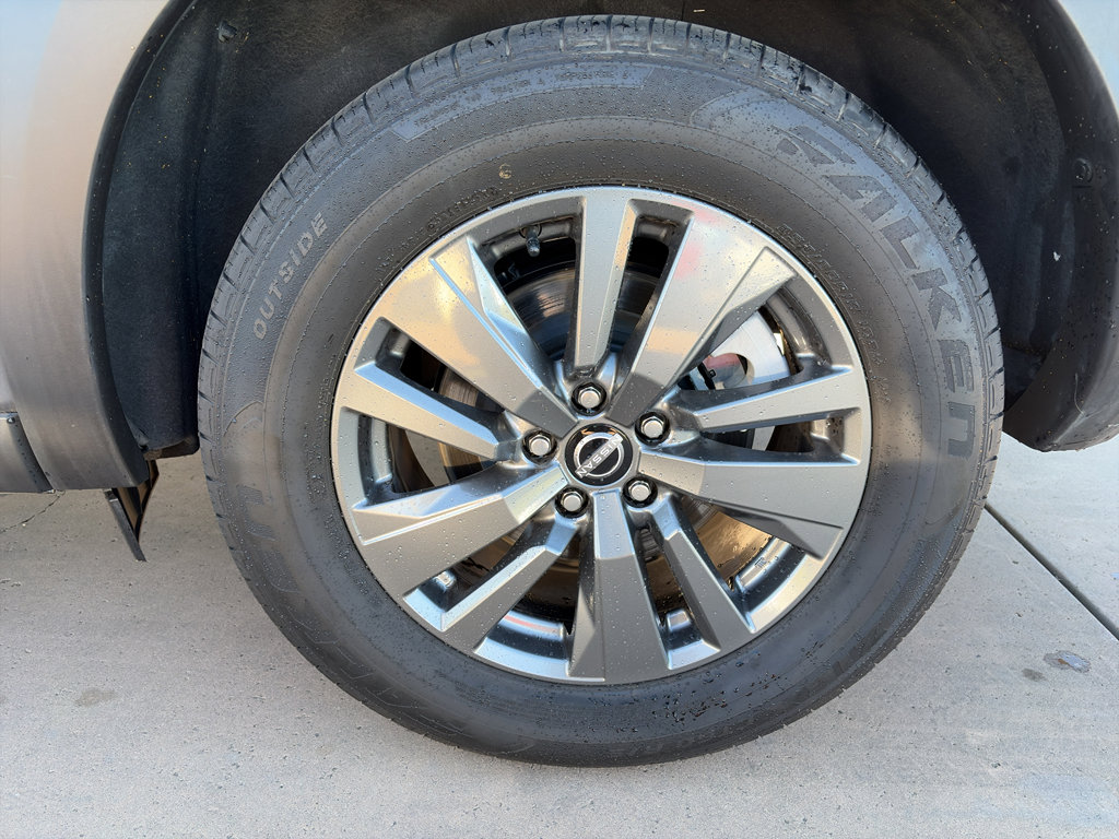 Used 2024 Nissan Pathfinder SV image 6