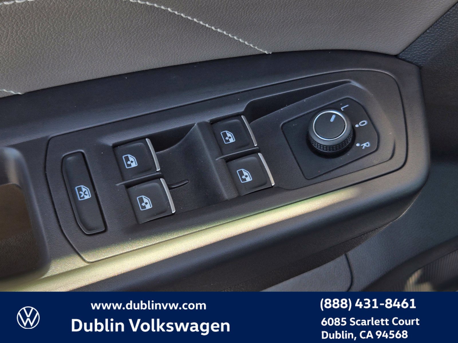 Certified 2023 Volkswagen Atlas SE FWD image 11