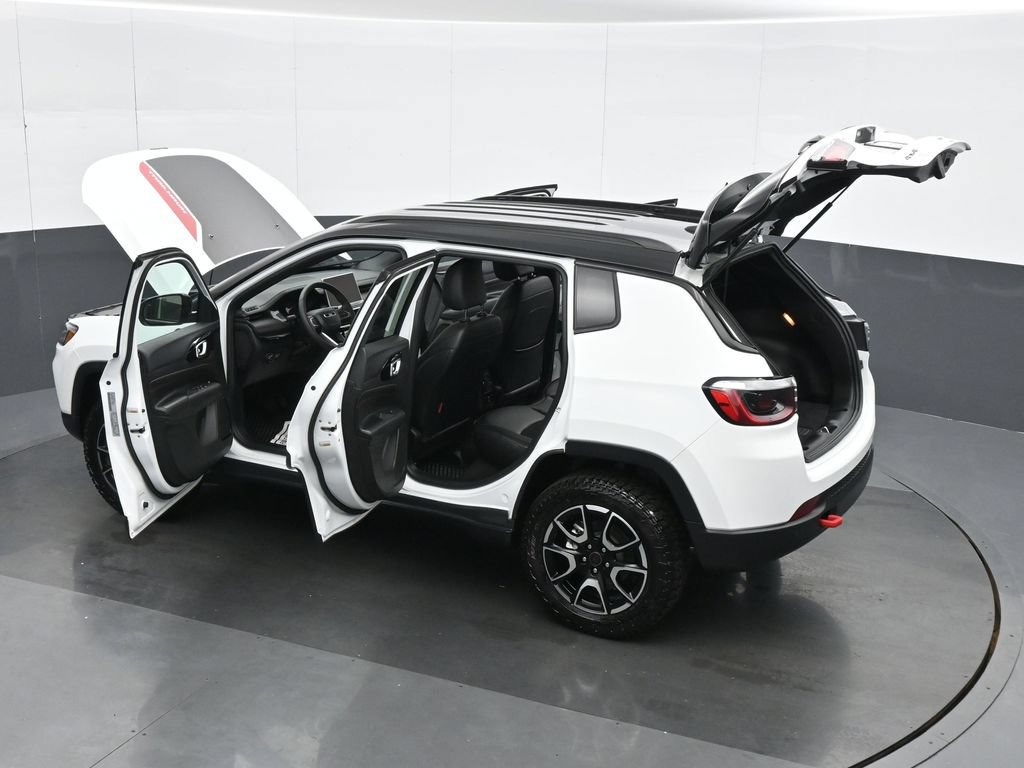 Used 2026 Jeep Compass Trailhawk AWD/4WD image 42