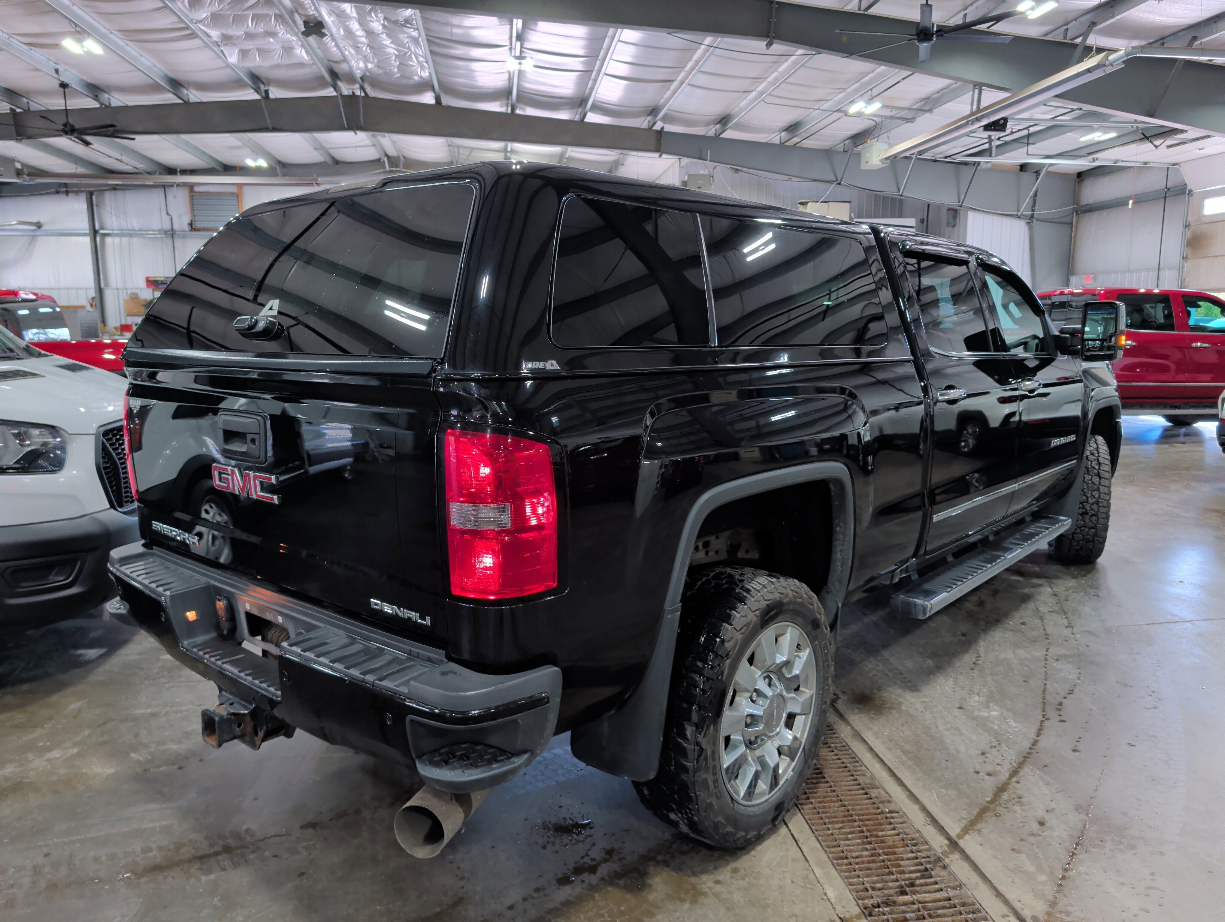 Used 2018 GMC Sierra 2500 Denali w/ Duramax Plus Package image 3
