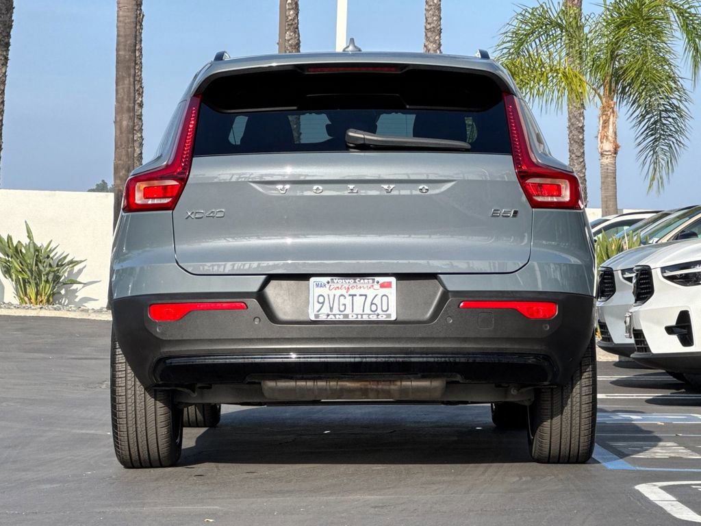 Certified 2023 Volvo XC40 B5 Ultimate w/ Climate Package image 4