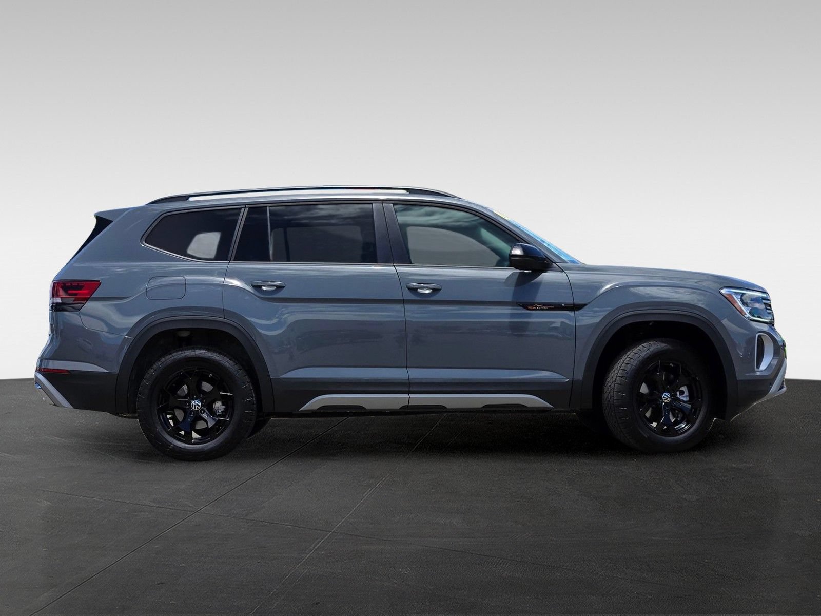 New 2026 Volkswagen Atlas Peak Edition AWD/4WD image 3