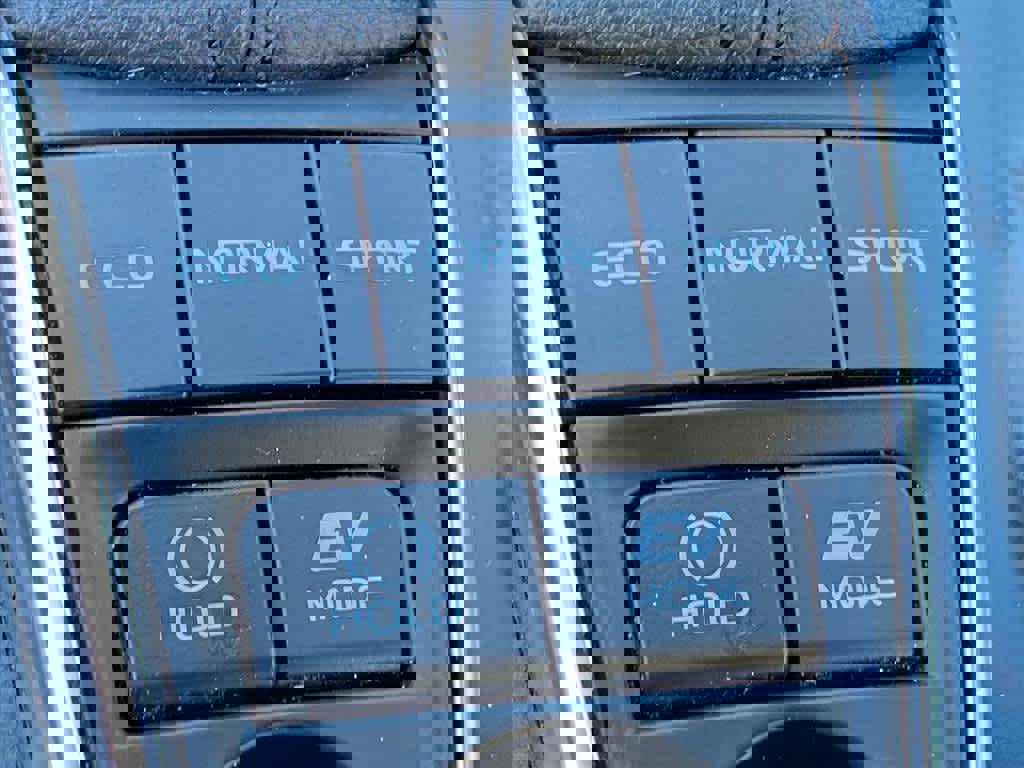 Used 2020 Toyota Camry XLE image 17